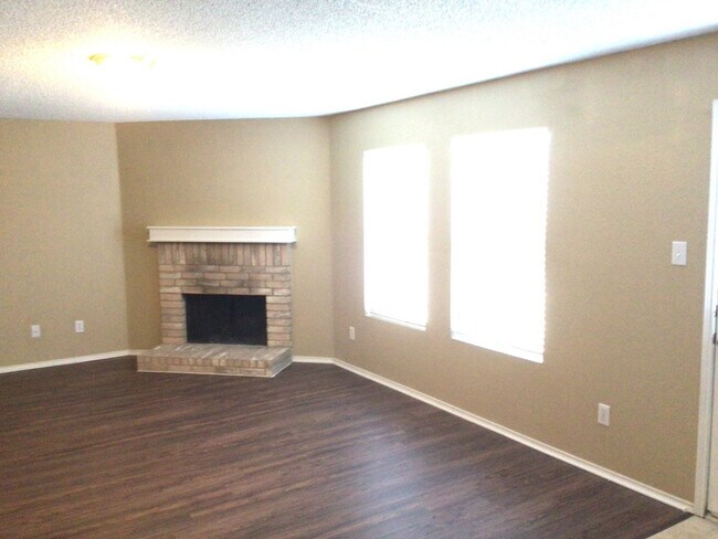 Building Photo - 1464 Foxwood Ln