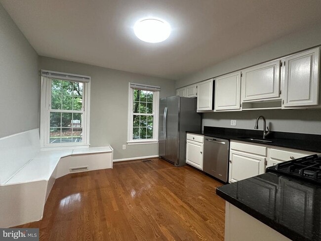 Foto del edificio - 10152 Village Knolls Ct