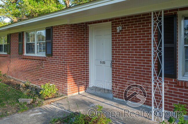 Building Photo - 5120 Sycamore Dr