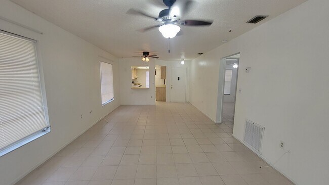 Foto del edificio - 19th Street West Duplex