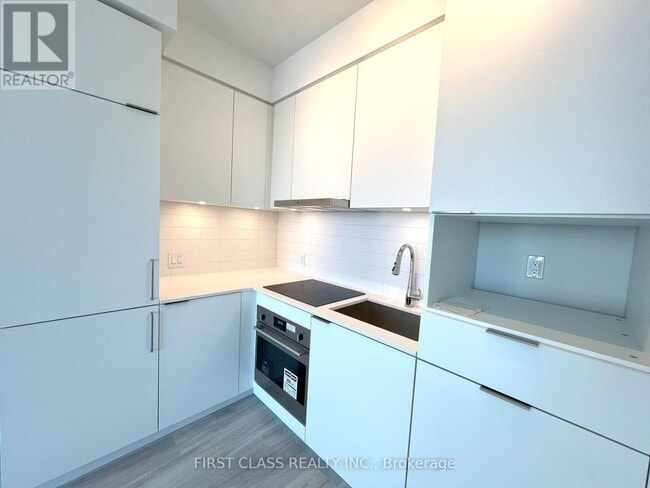 Building Photo - 8-2618 Olympic Gdn Dr