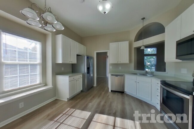 Foto del edificio - 409 Baneberry Ln