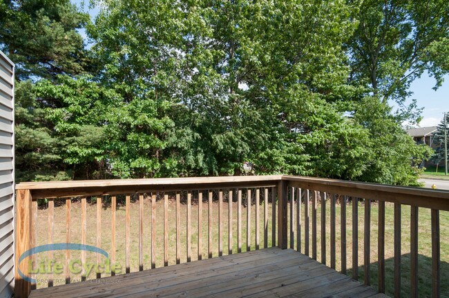 Building Photo - 5980 Clear Pointe Drive Southeast