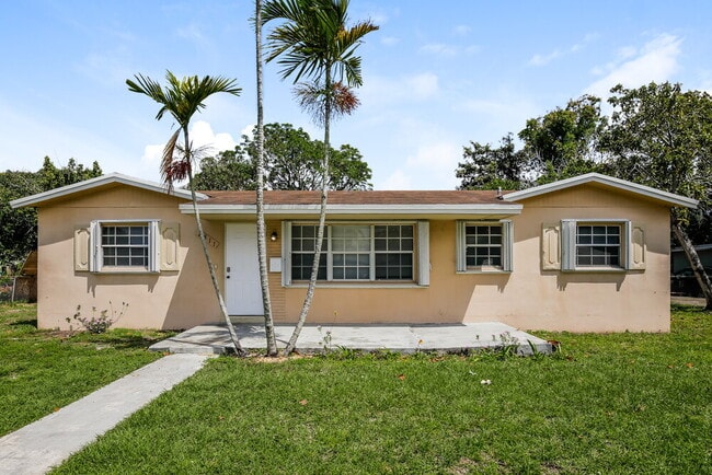Building Photo - 2811 NW 211th St