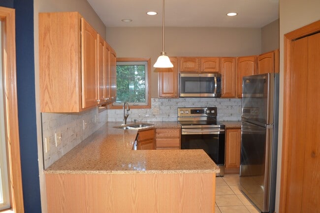 Building Photo - 4734 Bergamot Way