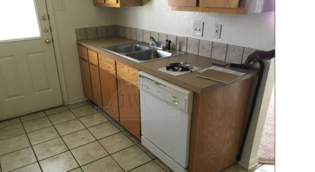 Foto del edificio - 4211 Thunder Creek Dr