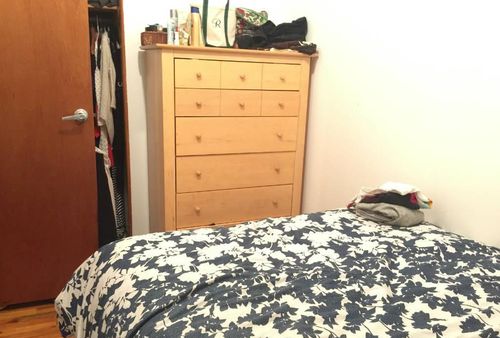 Building Photo - 637 E 11th St