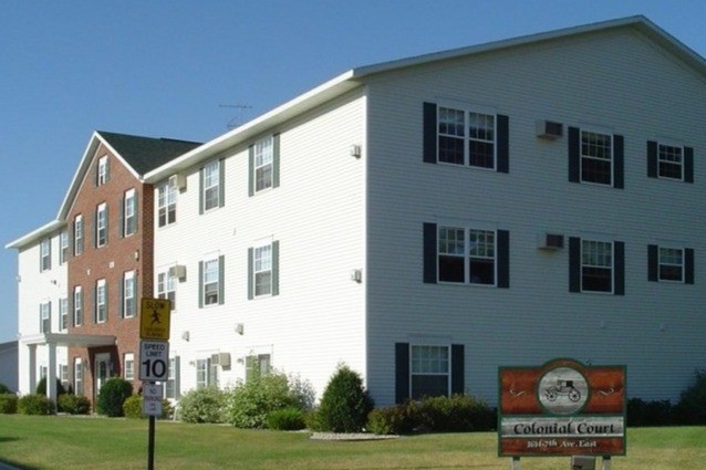 Primary Photo - Colonial Court