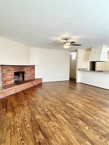 Foto del edificio - 7132 Nutmeg Ln