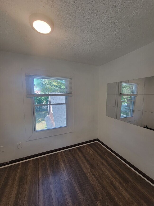 Foto del edificio - 1185 E 167th St