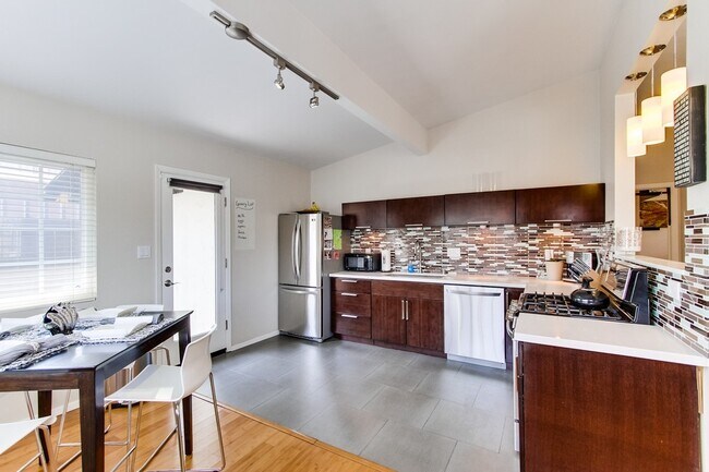 Foto del edificio - 2707 Myrtle Ave