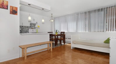 Building Photo - 224 St George St Building Photo - 224 St George St