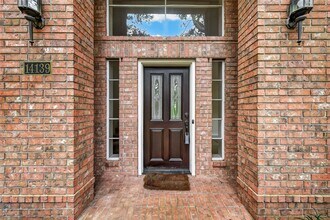 Building Photo - 14139 Swallowfield Dr