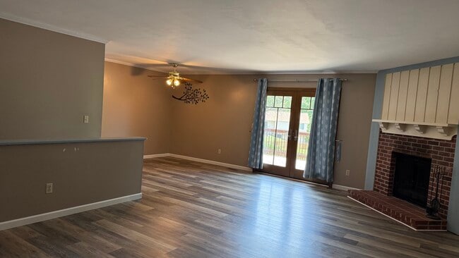 Building Photo - 647 Wynn Pl
