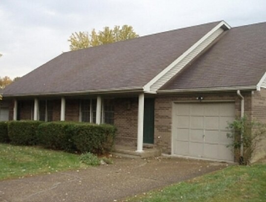 Building Photo - 5055-5098 Kenwood Dr