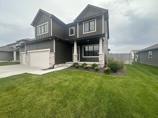 Building Photo - Home For Rent Papillion