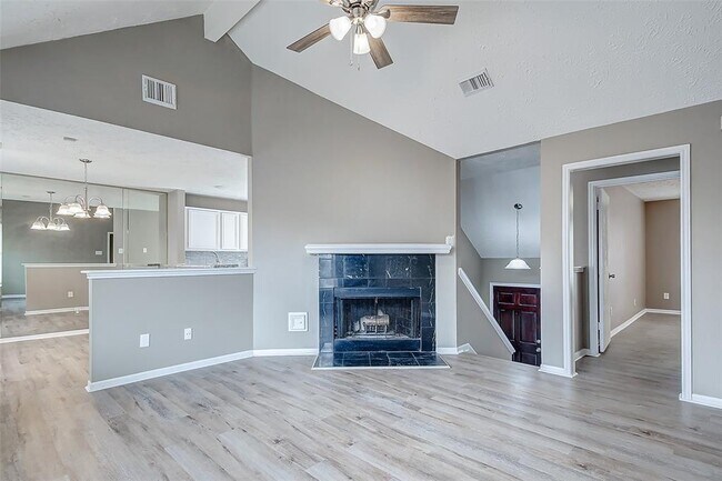 Foto del edificio - 12826 Stancliff Oaks St