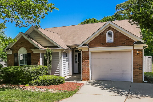 Building Photo - 545 Holburn Ct SW
