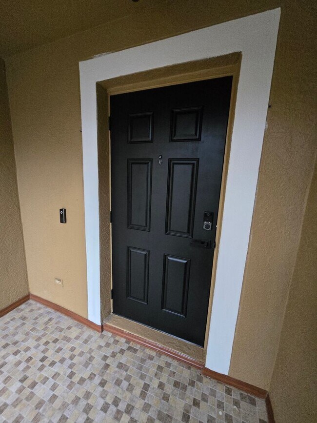 Foto del edificio - Stunning Fully Renovated Townhouse for rent in Land O' Lakes – Your Dream Home Awaits!