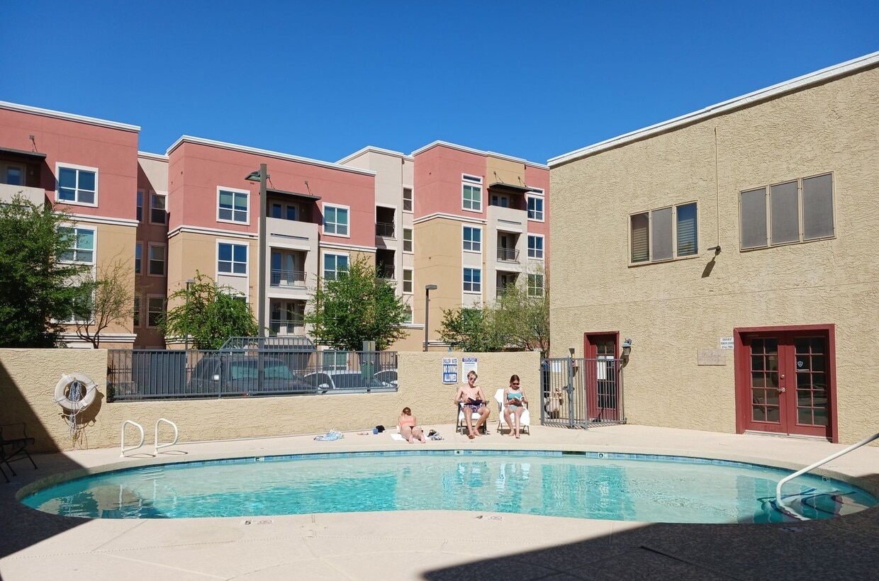 1 Bed/1 Bath, No Carpet, Walking Distance ... - 1 Bed/1 Bath, No Carpet, Walking Distance ...