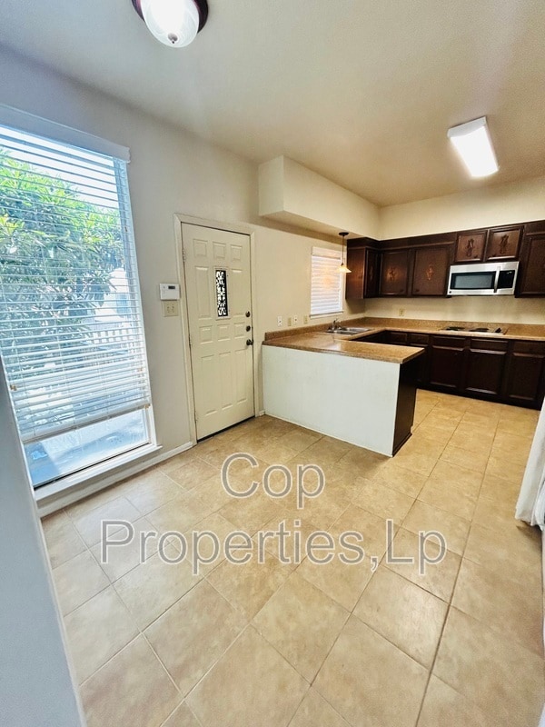 Foto del edificio - 3678 Hidden Dr