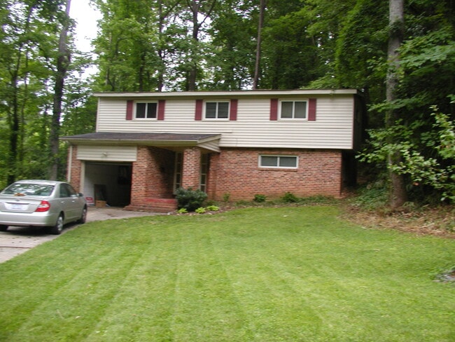Building Photo - 130 Hollyday Ct