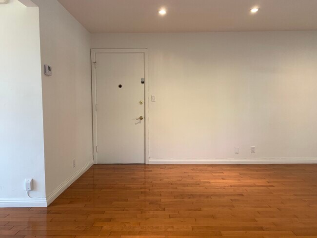 Building Photo - 1219 N Crescent Heights Blvd