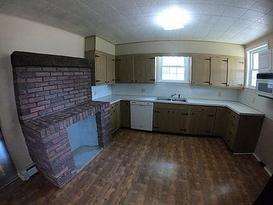 Building Photo - Newly remodeled