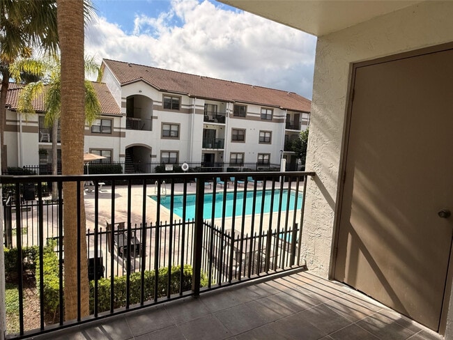 Building Photo - 560 S Park