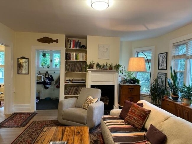 Building Photo - 79 Valley Rd