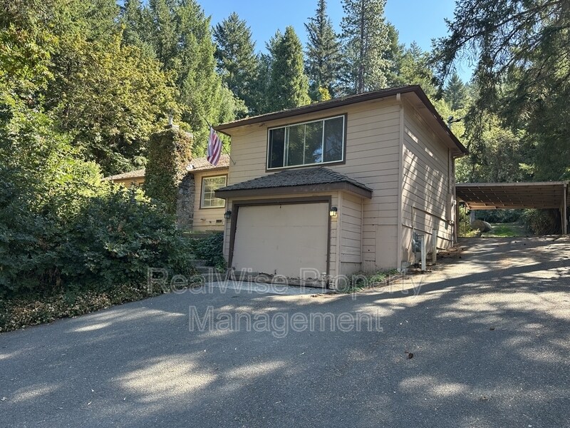 Primary Photo - 7701 Rogue River Hwy