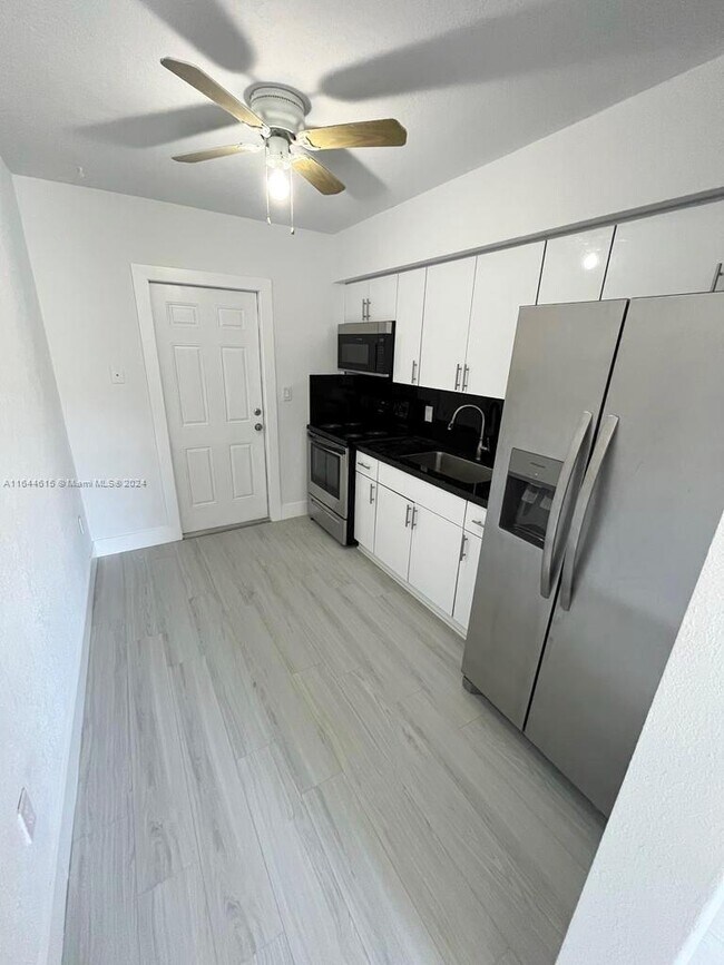 Foto del edificio - 11132 SW 5th St
