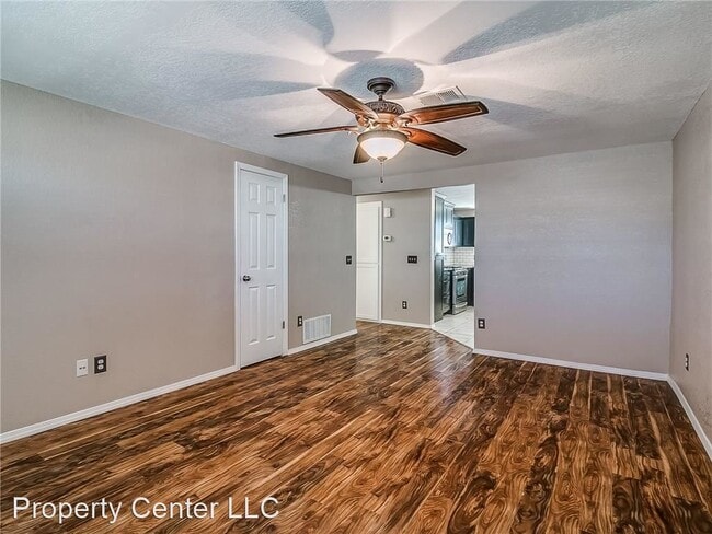 Building Photo - 3 br, 1 bath House - 664 SW 12th St