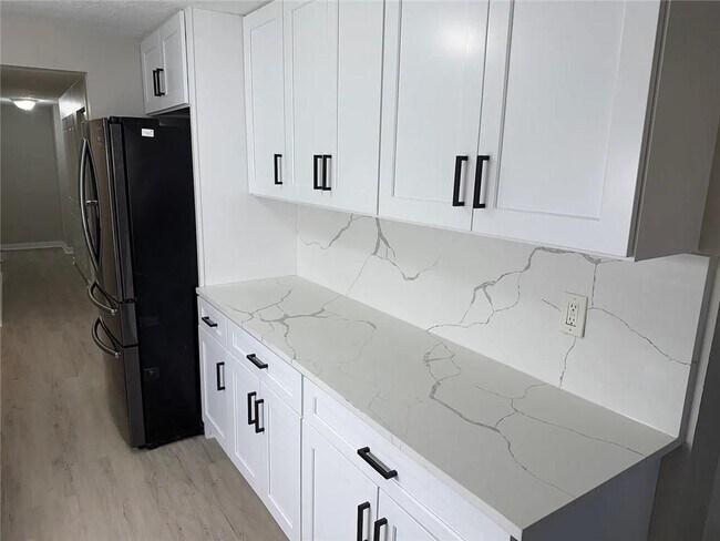 Foto del edificio - 418 Engle Dr