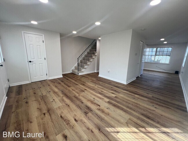 Building Photo - 3 br, 1.5 bath House - 8004 Sheriff Rd
