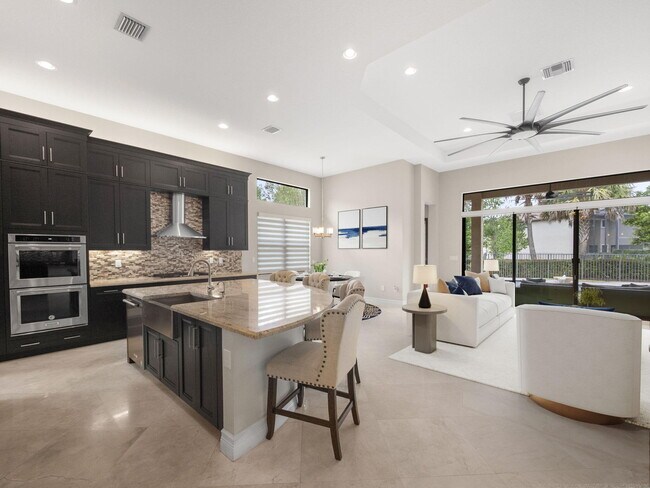 Building Photo - 9931 Bozzano Dr