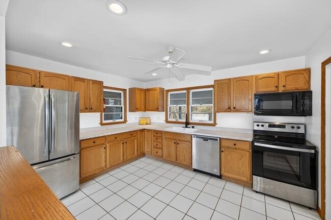 Building Photo - 7524 Virginian Dr