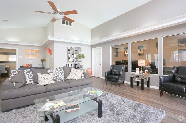 Sala - Vantage Apartments