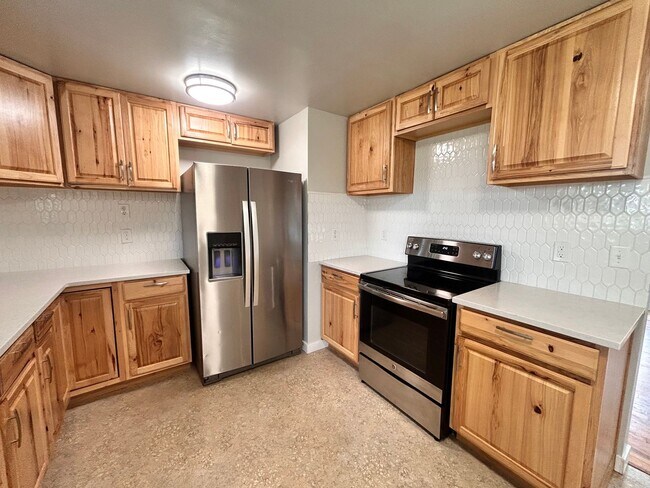 Building Photo - Completely Renovated 4 Bed, 2 Bath Home in Spokane!