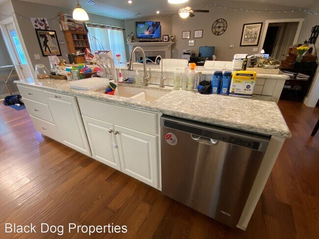 3 br, 2 bath House - 205 Highland Grove Drive photo'