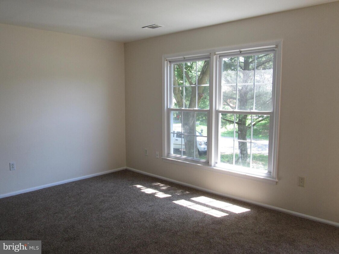 17948 Hickory Ln, Hagerstown, MD 21740 Townhome Rentals in Hagerstown MD