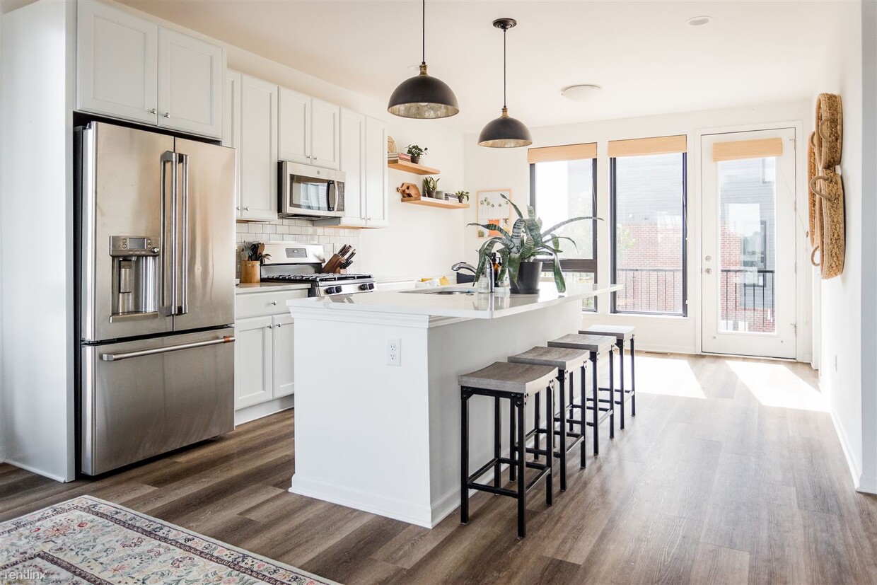 Primary Photo - 2 br, 2.5 bath Townhome - 2301 Trumbull St