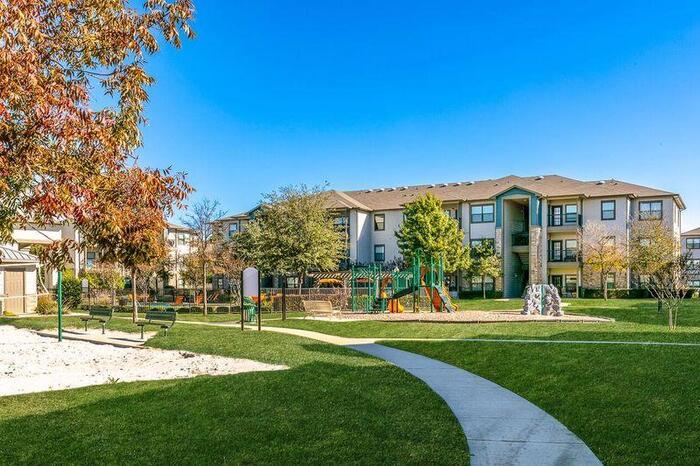 Foto principal - 13900 Chadwick Pkwy
