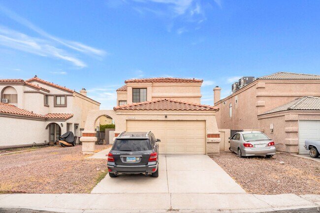 Building Photo - Updated Single-Story Retreat with Inviting Indoor-Outdoor Living!