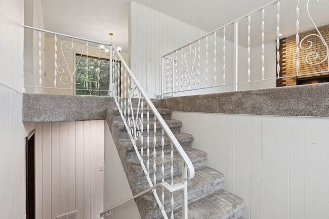 Foto del edificio - 3 Bed, 2.5 Bath House in the Rattlesnake
