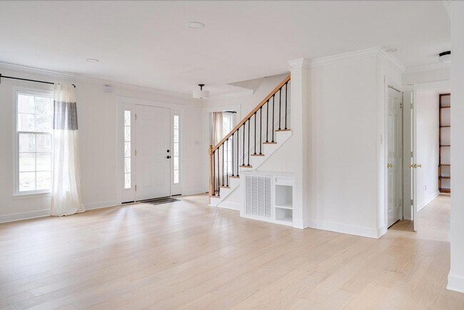 Foto del edificio - 2437 Tilghman Cir