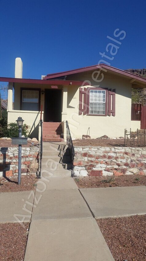 Foto principal - CHARMING 3 BEDROOM HOME