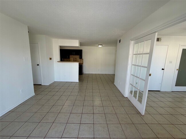 Foto del edificio - 2750 Holly Hall St