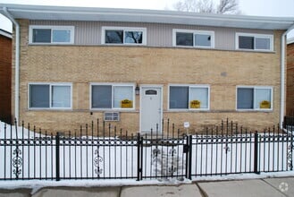 Building Photo - 3030 Prairie St