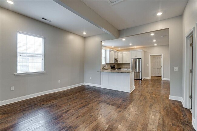 Foto del edificio - Charming 1920 renovated home!